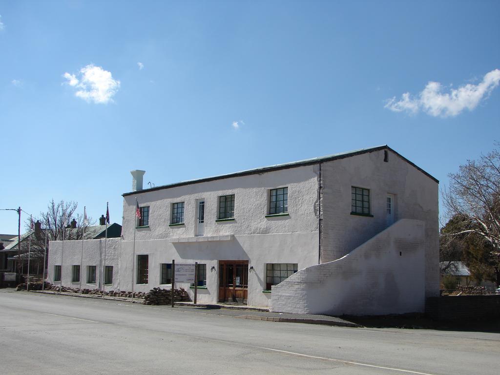 The Whitehouse Inn Sutherland Buitenkant foto