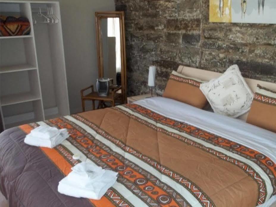 The Whitehouse Inn Sutherland Buitenkant foto